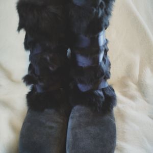 Earth Origins Furry Ribbon Boots Size 8